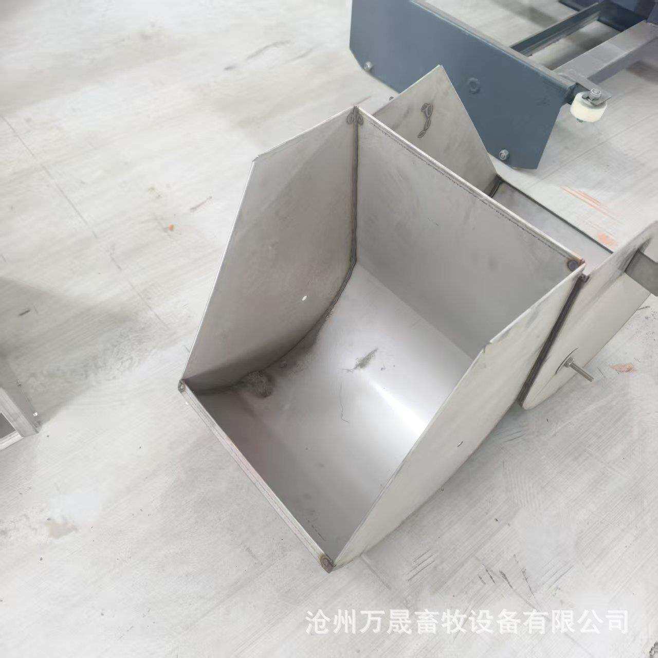 现代化猪场不锈钢焊接母猪食槽自动下料