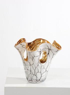 现代简白色裂板纹内里黄色镂玻FLA璃花瓶约样空房客厅餐厅花艺软