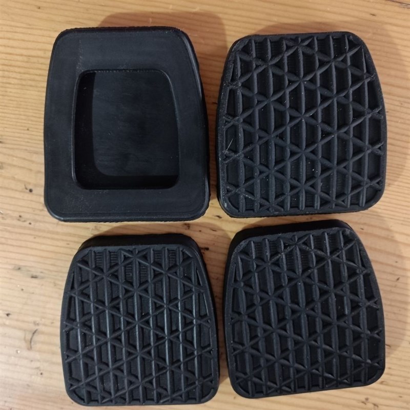 新德龙M3000货车刹车离合踏板胶皮手动防滑胶垫胶套脚踏板胶皮垫