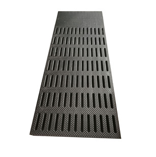 厂家批发新款1.4m*0.7m*20mm半漏粪橡胶猪防滑垫/加纤维猪舍垫 J