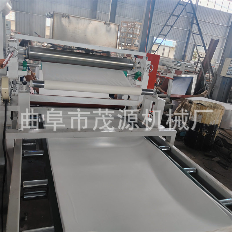 EVA发泡棉片材贴纸机离型纸不干胶平贴机隔音垫涂胶贴皮机厂家