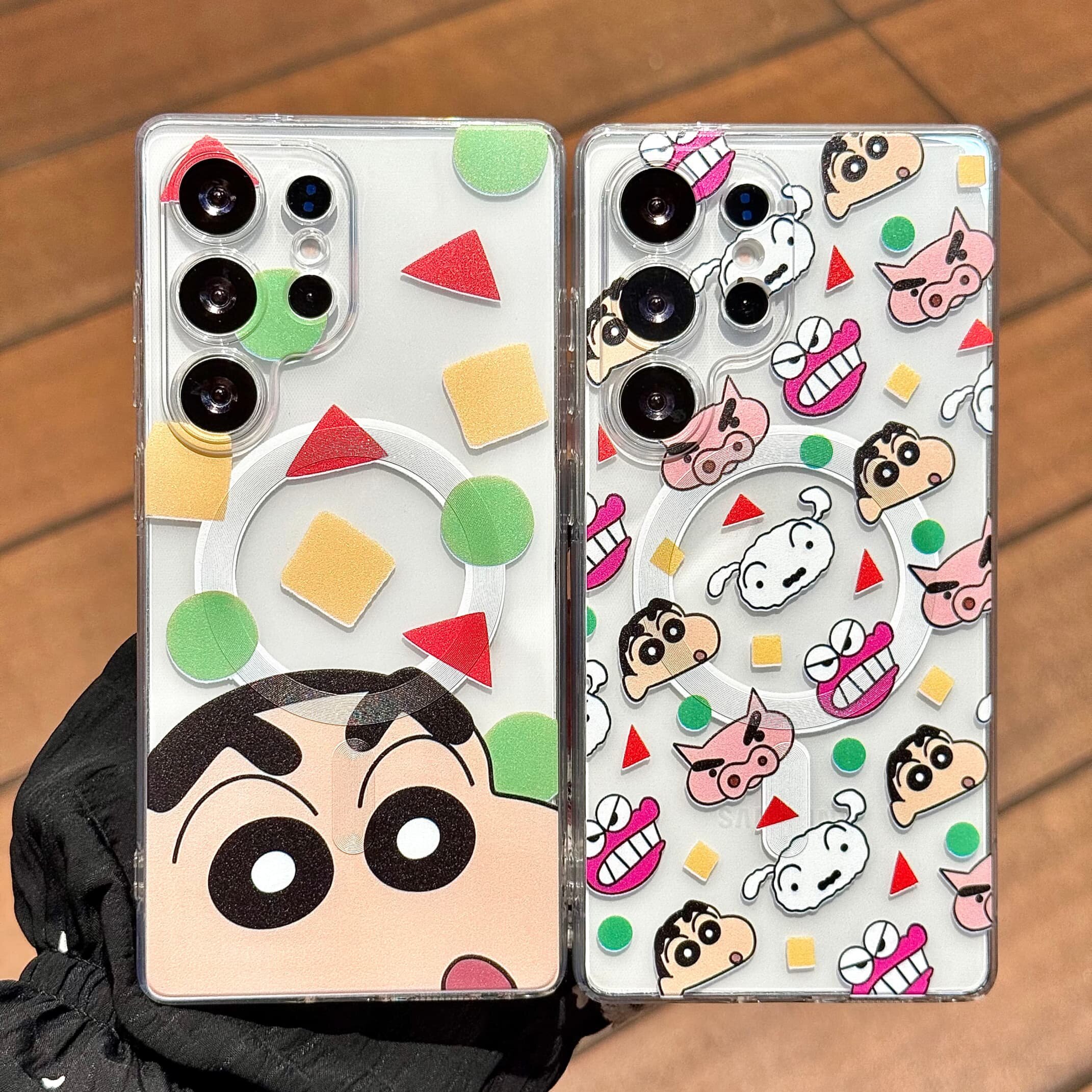 吉能虎方块小新适用于三星S25Ultra带手链支架磁吸手机壳S26/S24/S23FE/A56/A36/26全包防摔卡通ins风保护套