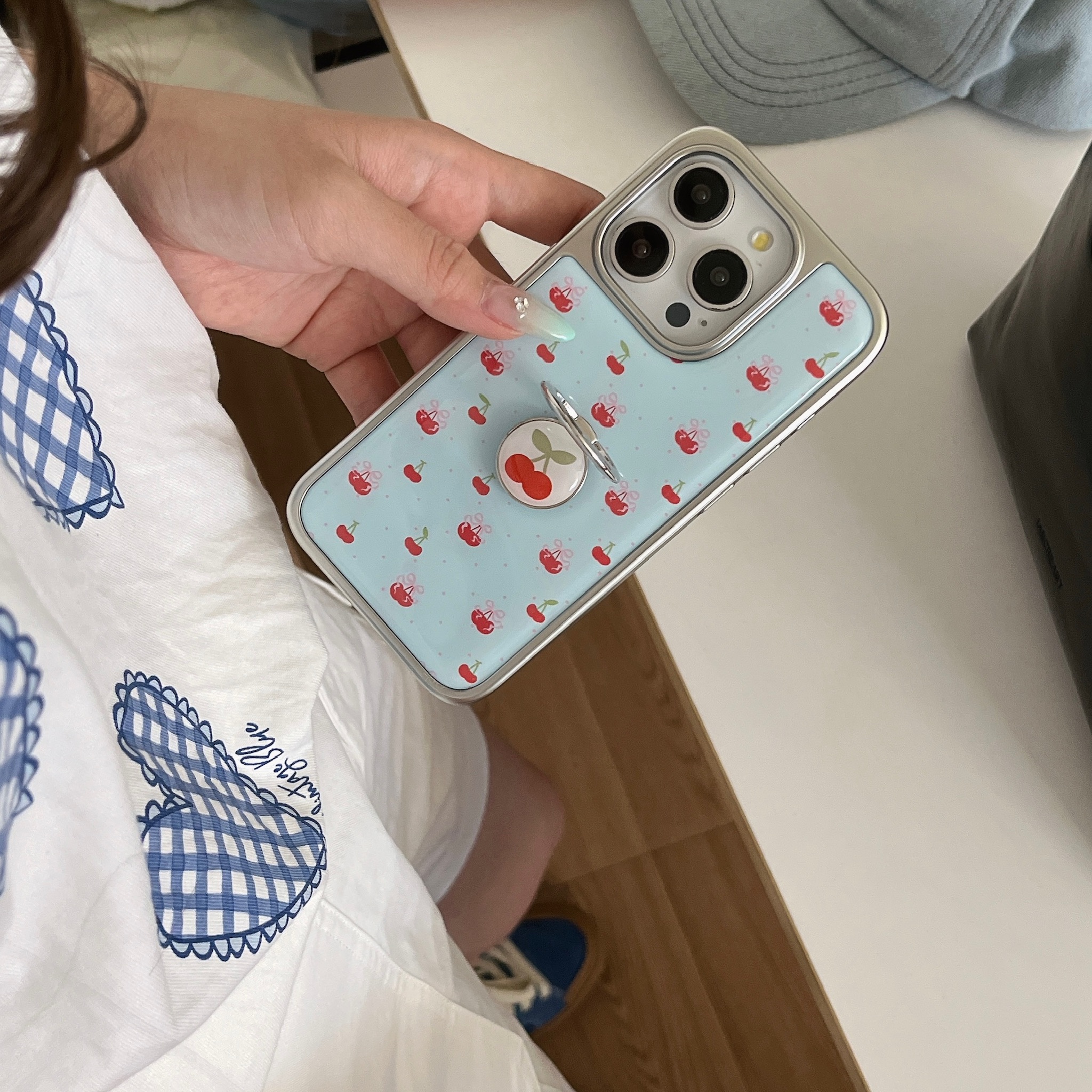 吉能虎新款蓝底樱桃适用于苹果16promax带指环扣滴胶手机壳iPhone15pro全包防摔14/13创意ins风保护套