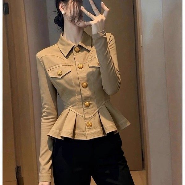 卡其色短外套女秋季高端时髦洋气独特别致气质减龄超好看掐腰上衣