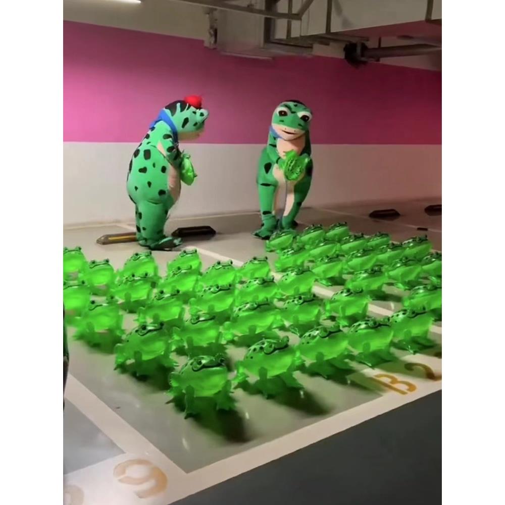 青蛙玩具卖仔充气小青蛙卖崽崽气球发光吹气迷你崽子夜市打气立体