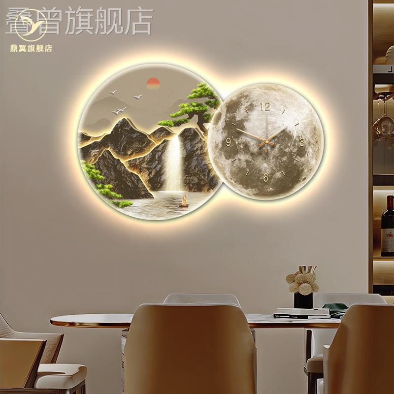 新中式餐厅装饰画轻奢高级钟表挂钟客厅沙发背景墙挂画山水画带灯