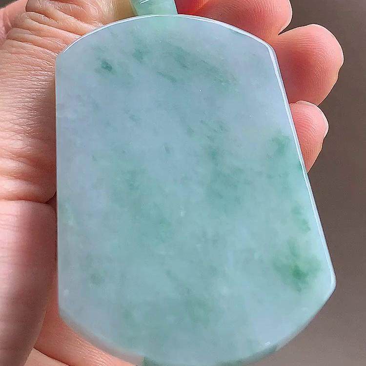 缅甸翡翠无事牌玉吊坠天然玉石A