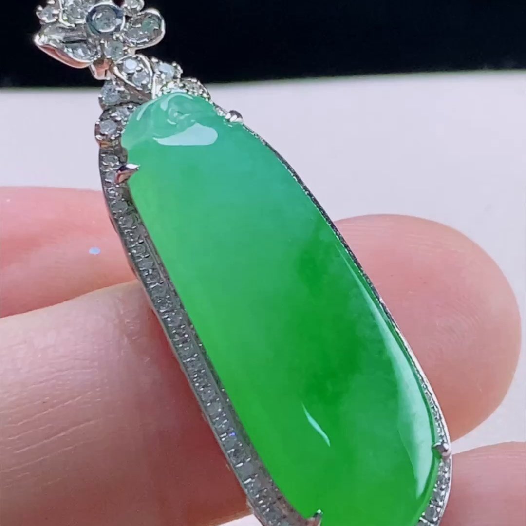 缅甸翡翠福瓜镶金玉吊坠天然玉石