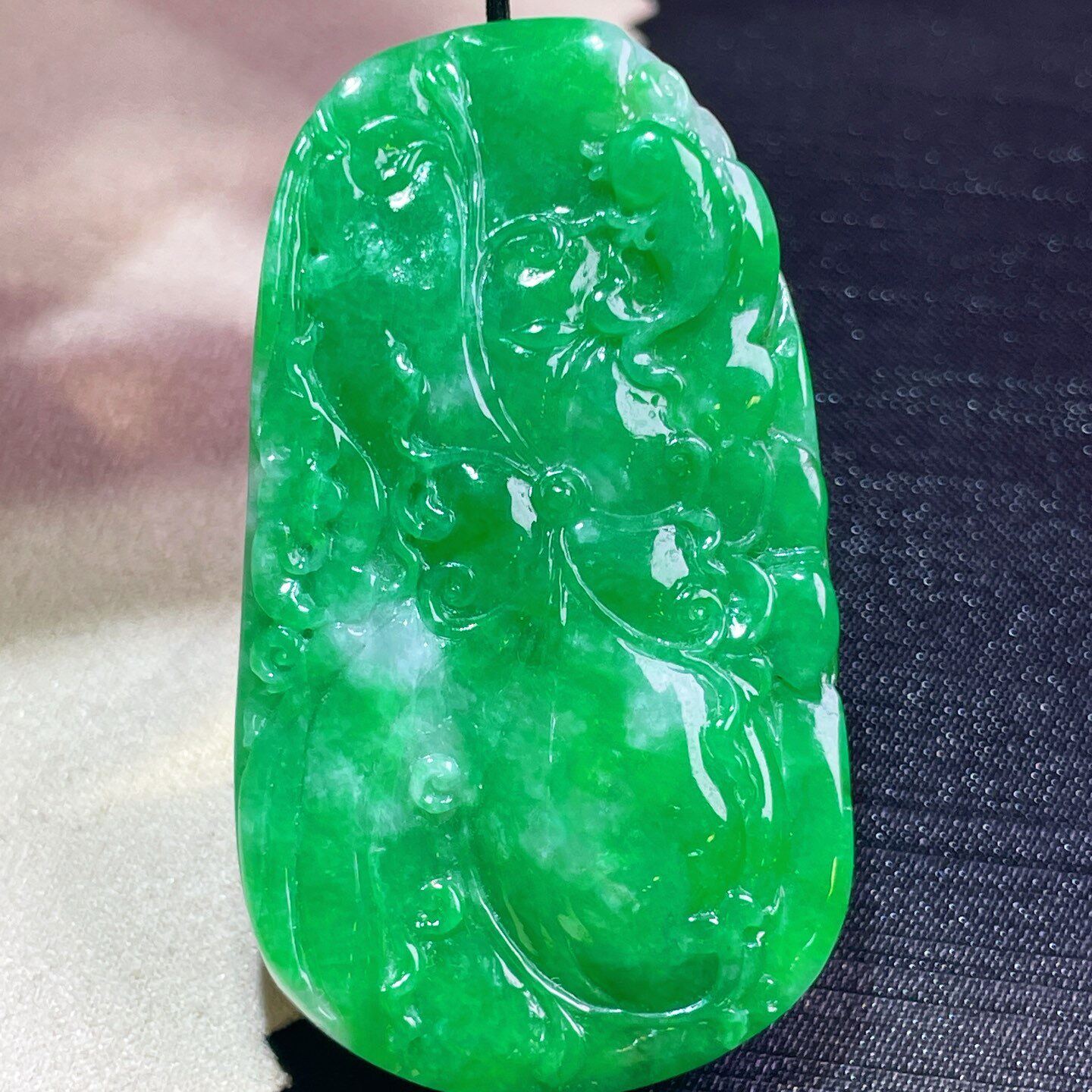缅甸翡翠荷叶玉吊坠天然玉石A货冰糯种阳绿收藏新款礼物证书0528