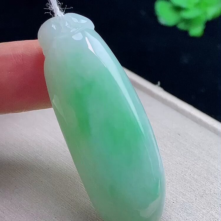 缅甸翡翠福瓜玉吊坠天然玉石A货