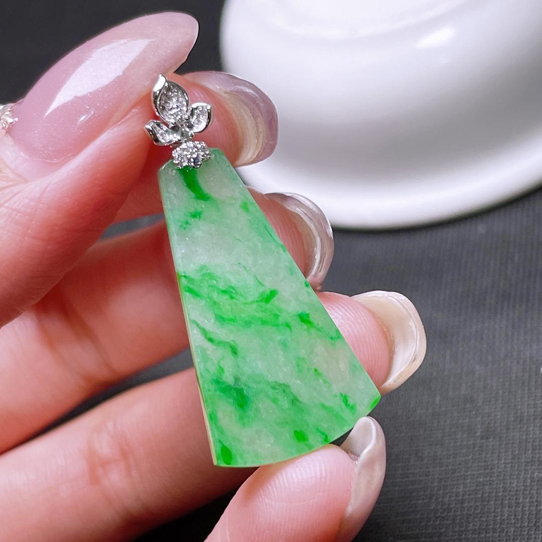 缅甸翡翠无事牌镶金玉吊坠天然玉