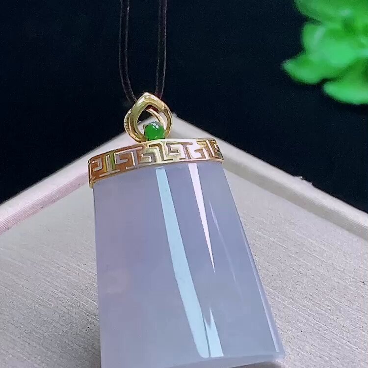 缅甸翡翠无事牌镶金玉吊坠天然玉