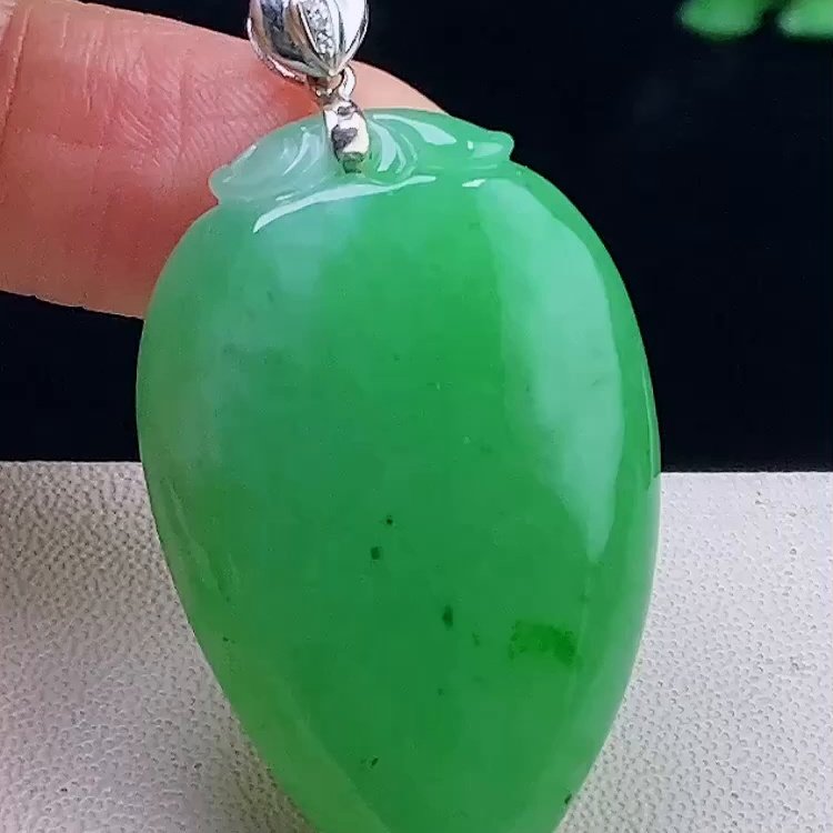 缅甸翡翠福瓜镶金玉吊坠天然玉石A货18K金镶嵌冰种阳绿老坑0108