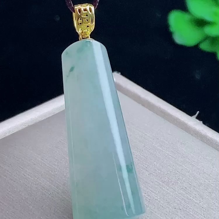 缅甸翡翠无事牌镶金玉吊坠天然玉