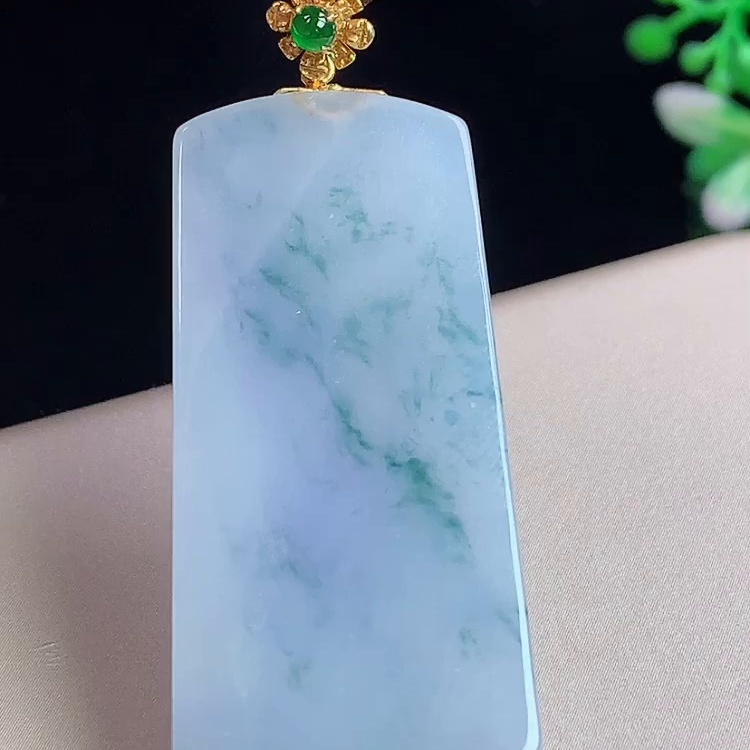 缅甸翡翠无事牌镶金玉吊坠天然玉