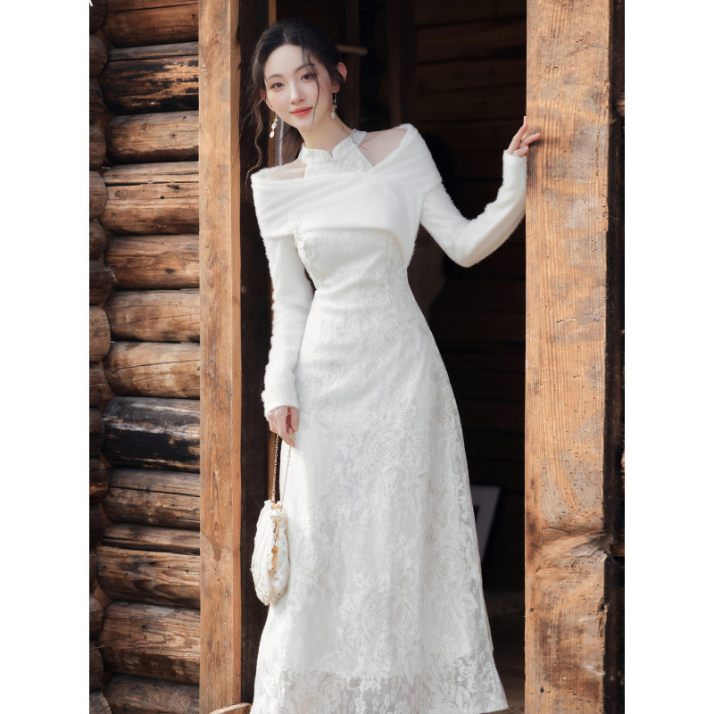 新中式超好看的领证登记订婚改良旗袍小礼服裙早秋挂脖包臀连衣裙