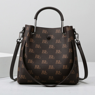 2025新款手提包水桶包女时尚大容量托特包大气复古中年单肩斜挎包