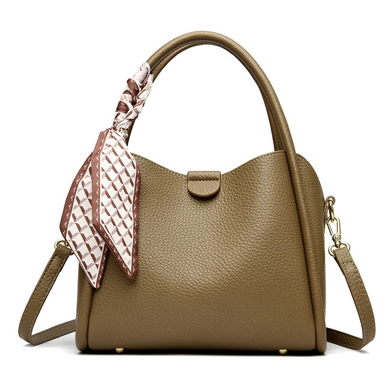 女士水桶手提包高级感大容量单肩包新款时尚百搭中年妈妈斜挎包潮