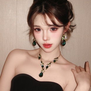 女贵气宫廷风高级感颈链晚宴礼服配饰 复古绿宝石镶钻项链耳环套装
