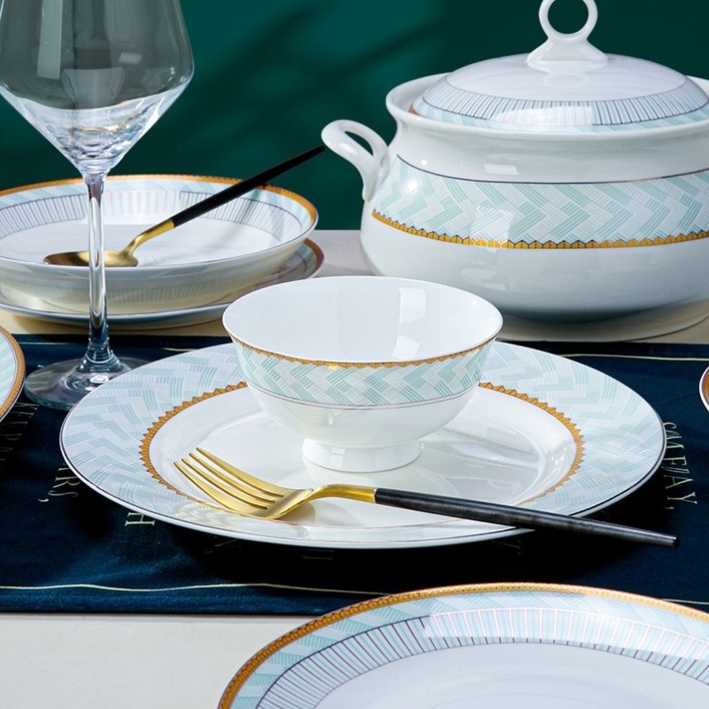 盘碗碟套装整套家用景德镇骨瓷欧式轻奢高档骨瓷餐具碗筷组合乔迁