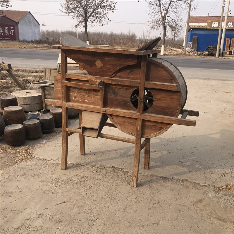 怀旧老物件旧农具风车木犁拖拉机辘轳水车火锅店休闲农场餐饮店装