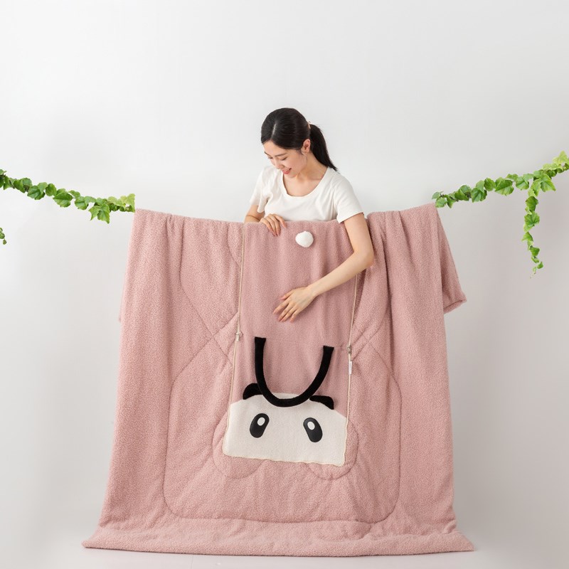 手提款抱枕被子二合一加厚沙发靠垫可爱儿童学生宿舍午休被可折叠