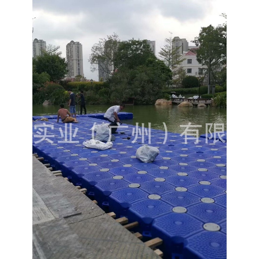 高分子聚乙稀HDPE塑料浮筒休闲舞台搭建出租 简易海上浮桥浮动码