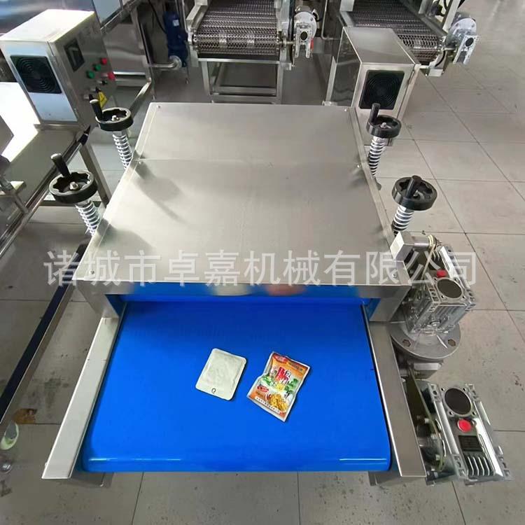 全自动鸡排鸡柳整平机 麻辣豆干商用压平机 真空包装食品袋整形机