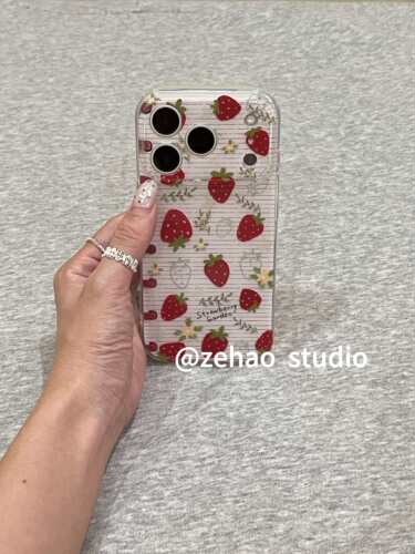 U2 ins笔记本满屏草莓适用于苹果17promax手机壳iphone16pro保护套15