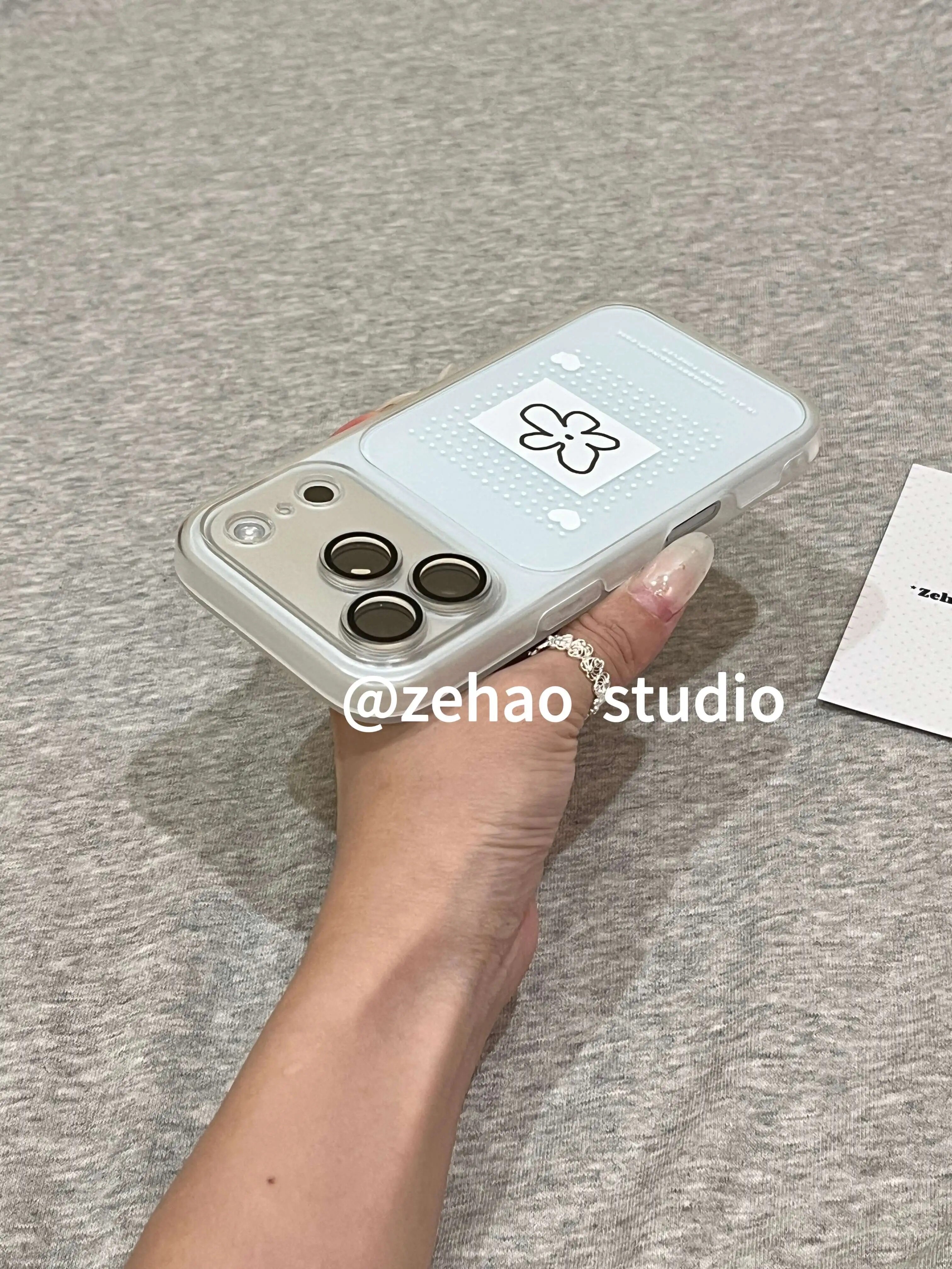 U2 奶蓝手绘花朵白波点适用于苹果17promax新款小众手机壳iphone16pro小清新简约派15防摔保护套
