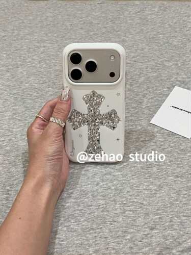 U2 韩系奶白底闪钻十字架适用苹果18promax双层iphone17/16/15手机壳