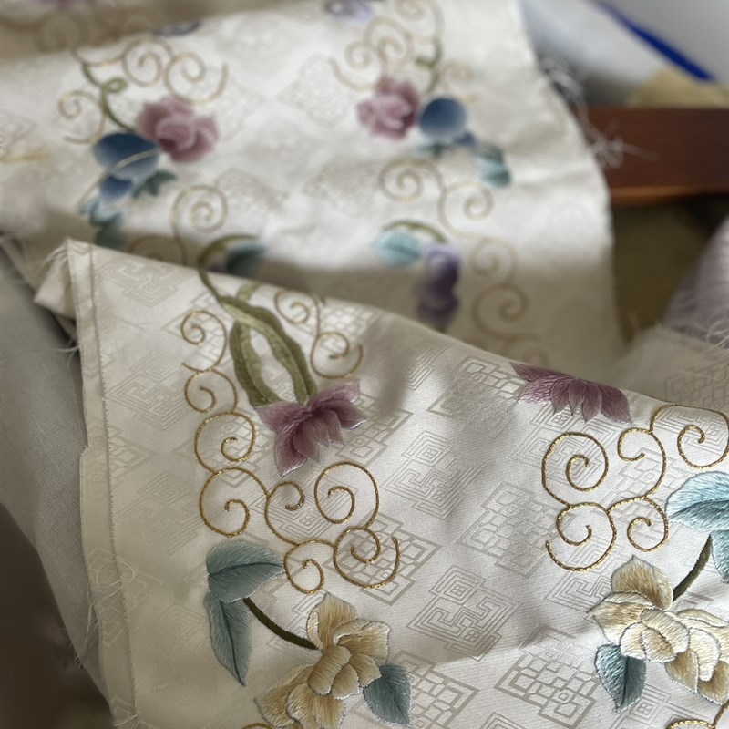 手工刺绣现绣盘金平针绣宋锦面料马面裙摆汉服裙头diy袖口绣花片