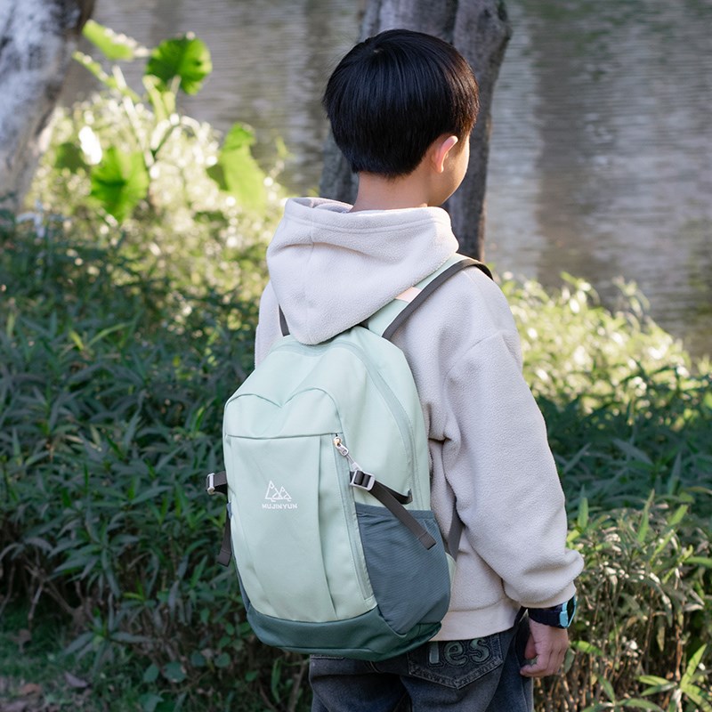 户外儿童春游背包男孩外出旅行出游双肩包小学生登山轻便书包研学