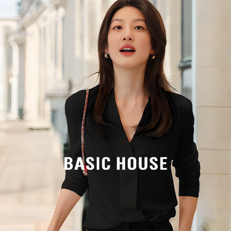 Basic House/百家好高级感黑色羊毛针织衫女春季V领宽松打底毛衣