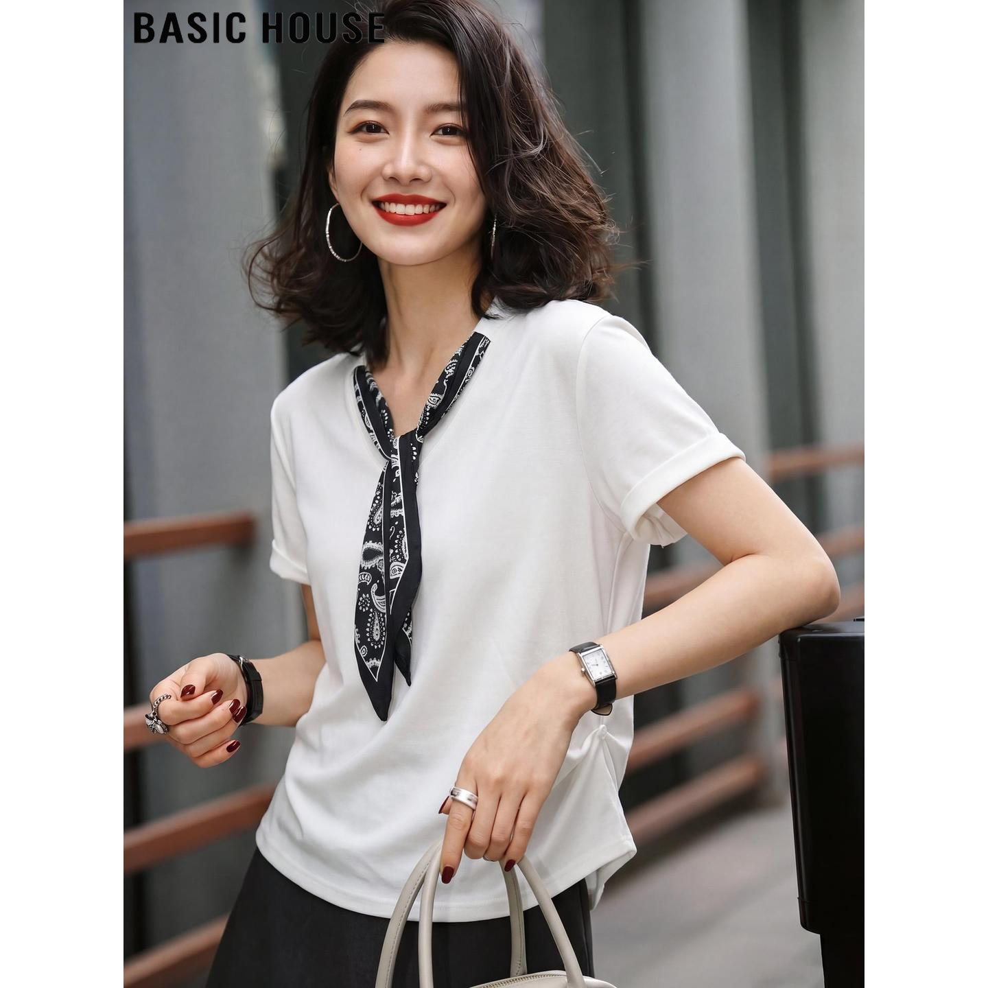 Basic House/百家好法式白色V领丝巾短袖T恤女夏季巨好看正肩上衣