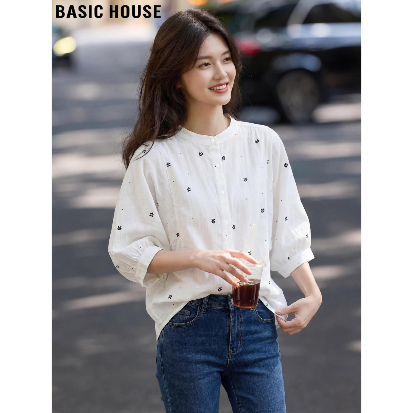 Basic House/百家好白色纯棉小树叶印花衬衫女春季圆领蝙蝠袖上衣