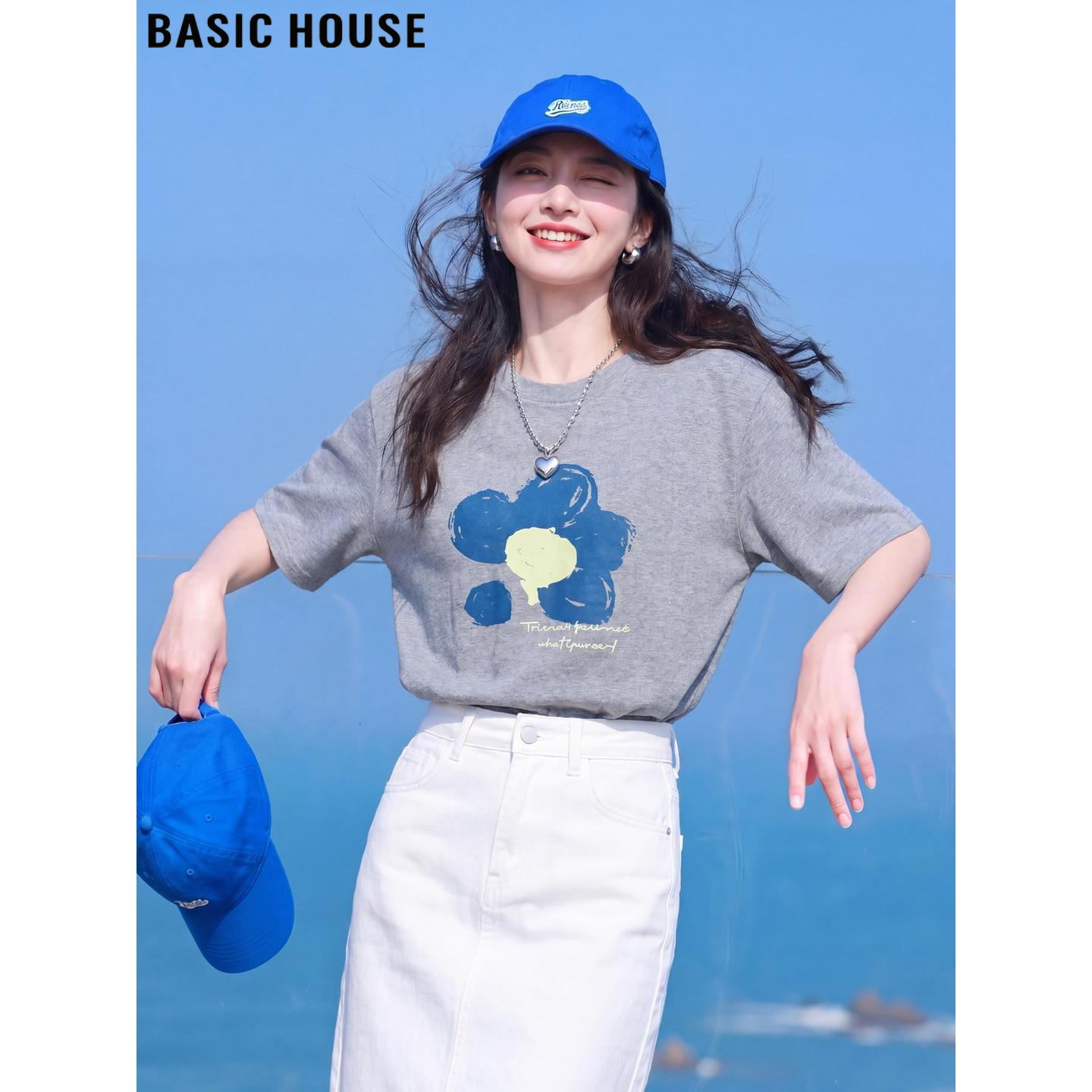 Basic House/百家好灰色纯棉印花圆领短袖T恤女夏季超火正肩上衣