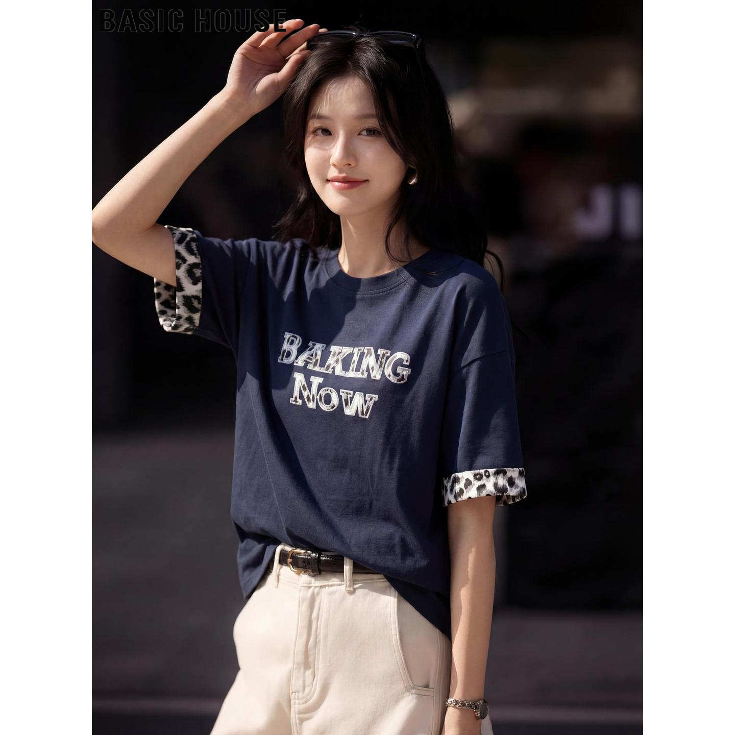 Basic House/百家好蓝色豹纹字母刺绣短袖T恤女2026夏季纯棉上衣