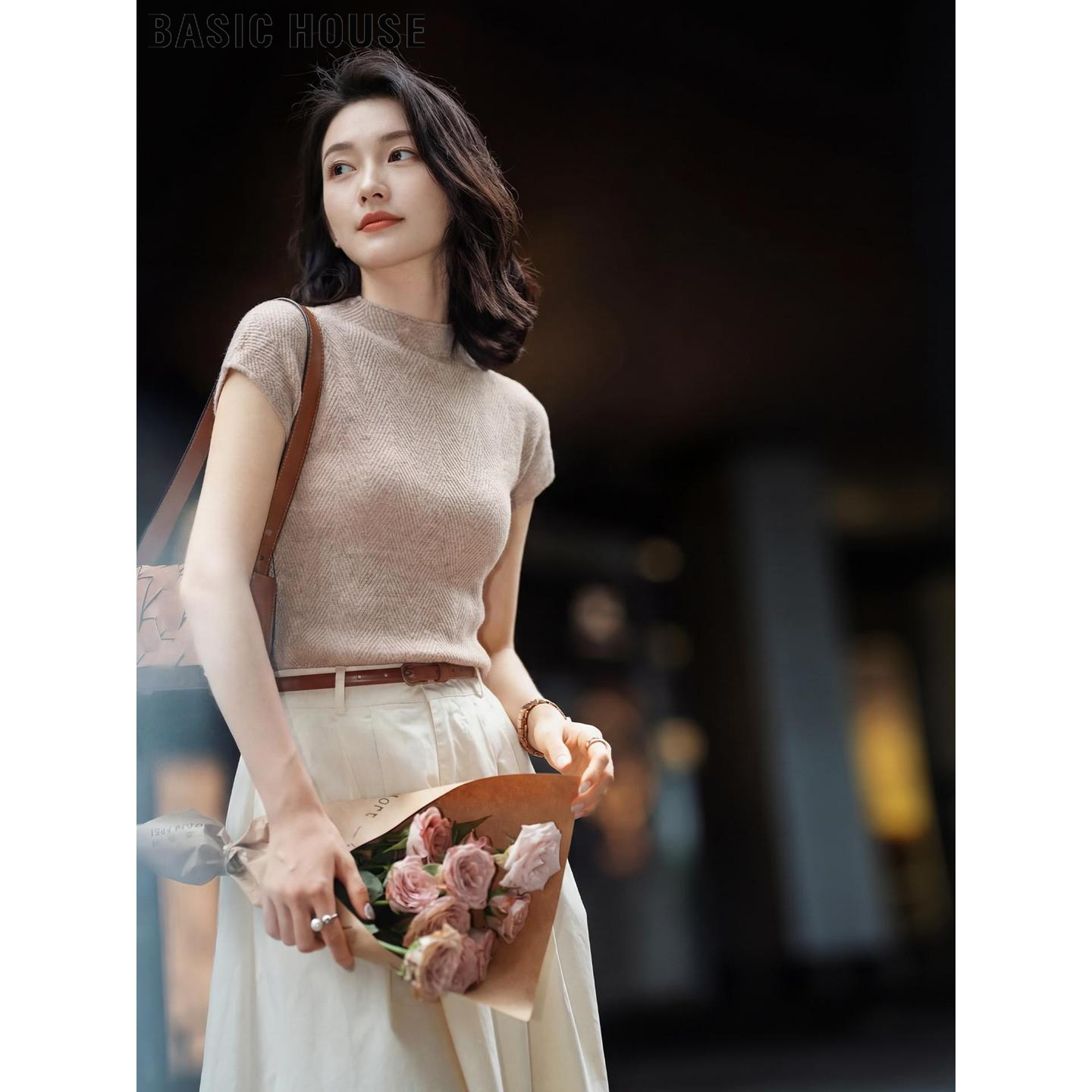 Basic House/百家好复古半高领短袖针织衫女夏季含羊毛小飞袖上衣