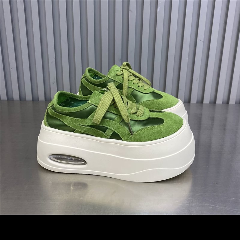 2025新款复古真皮休闲单鞋女松糕运动面包鞋百搭德训鞋潮厚底女鞋