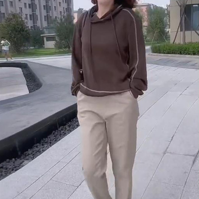 杭璐气质减龄修身长裤女2022年早秋新款N时尚抽绳连帽卫衣套装