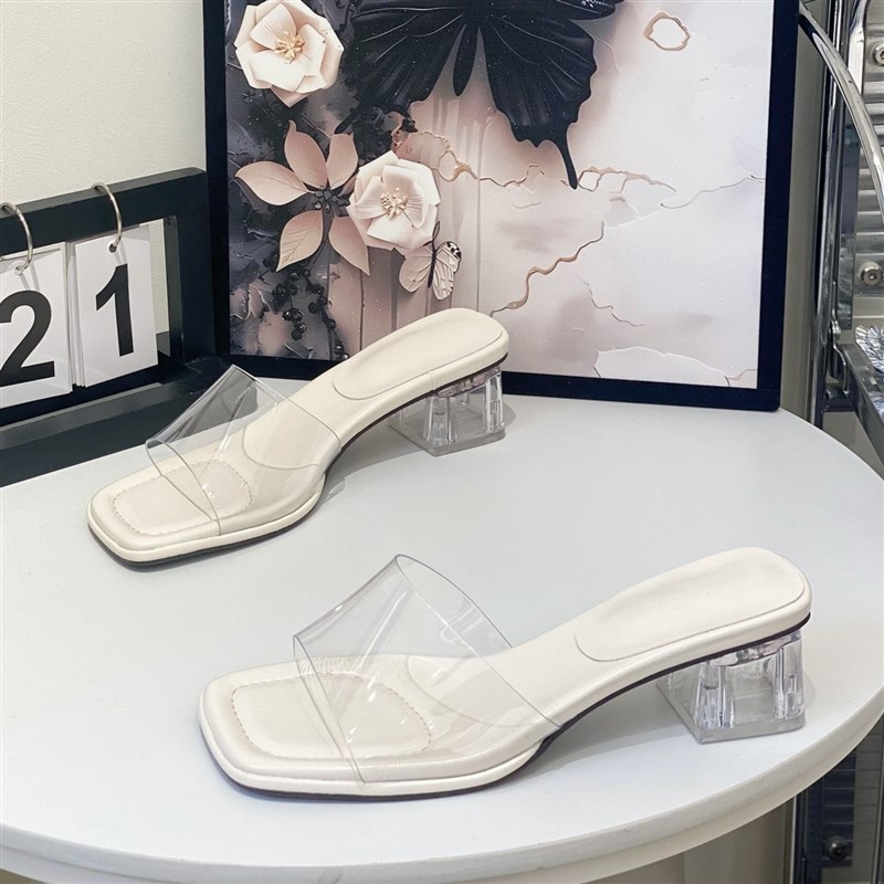 配裙子一字拖女夏外穿2025新款仙女风粗跟透明水晶跟方头气质凉拖