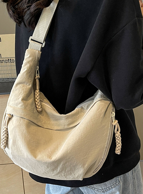 斜挎包女包2025新款包包女式饺子包百搭休闲单肩包大容量轻便通勤