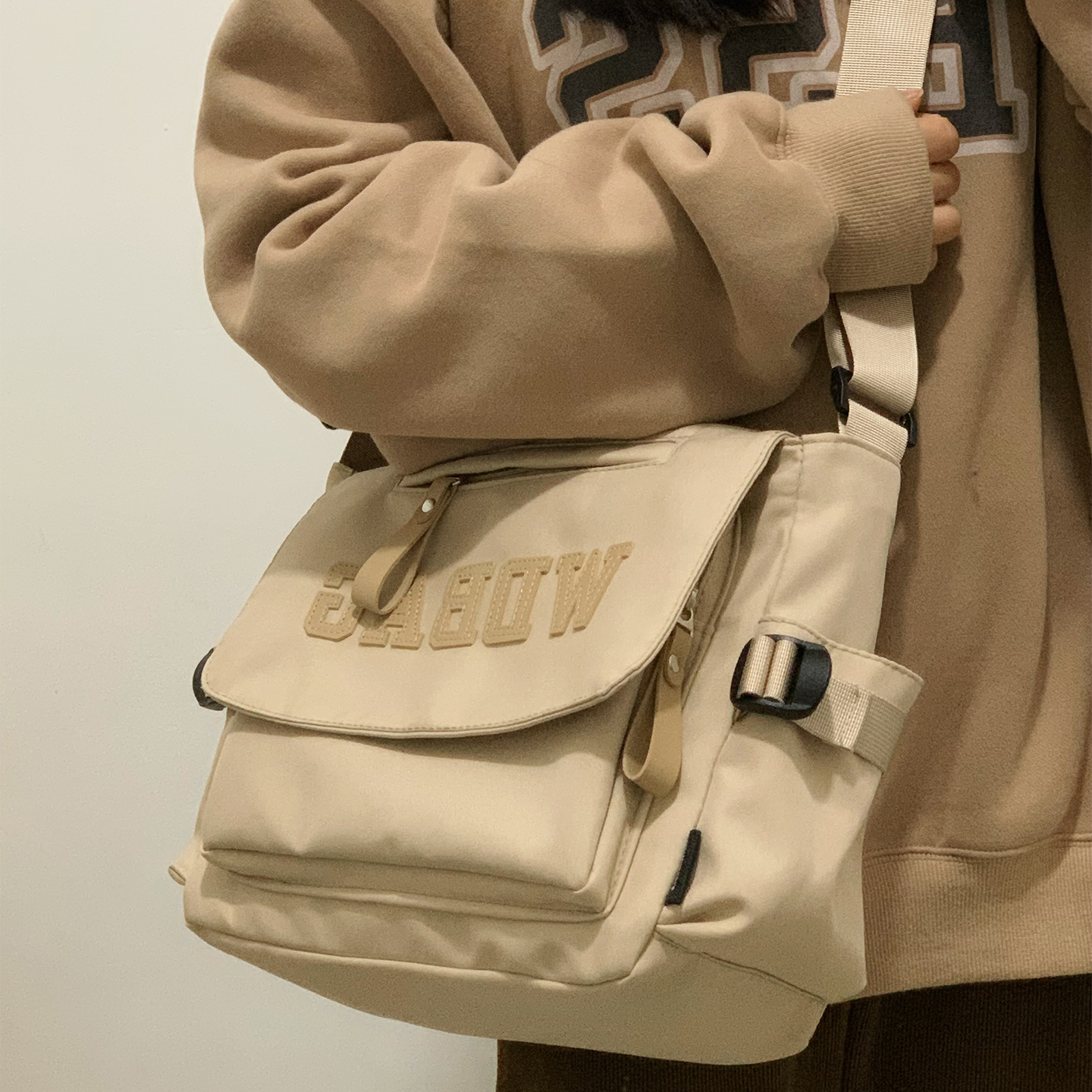 复古风简约女生斜挎包