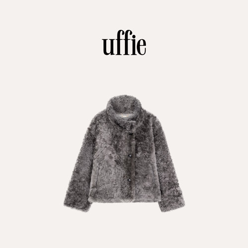 UFFIE于绘 烟囱领 卷毛美利奴外套