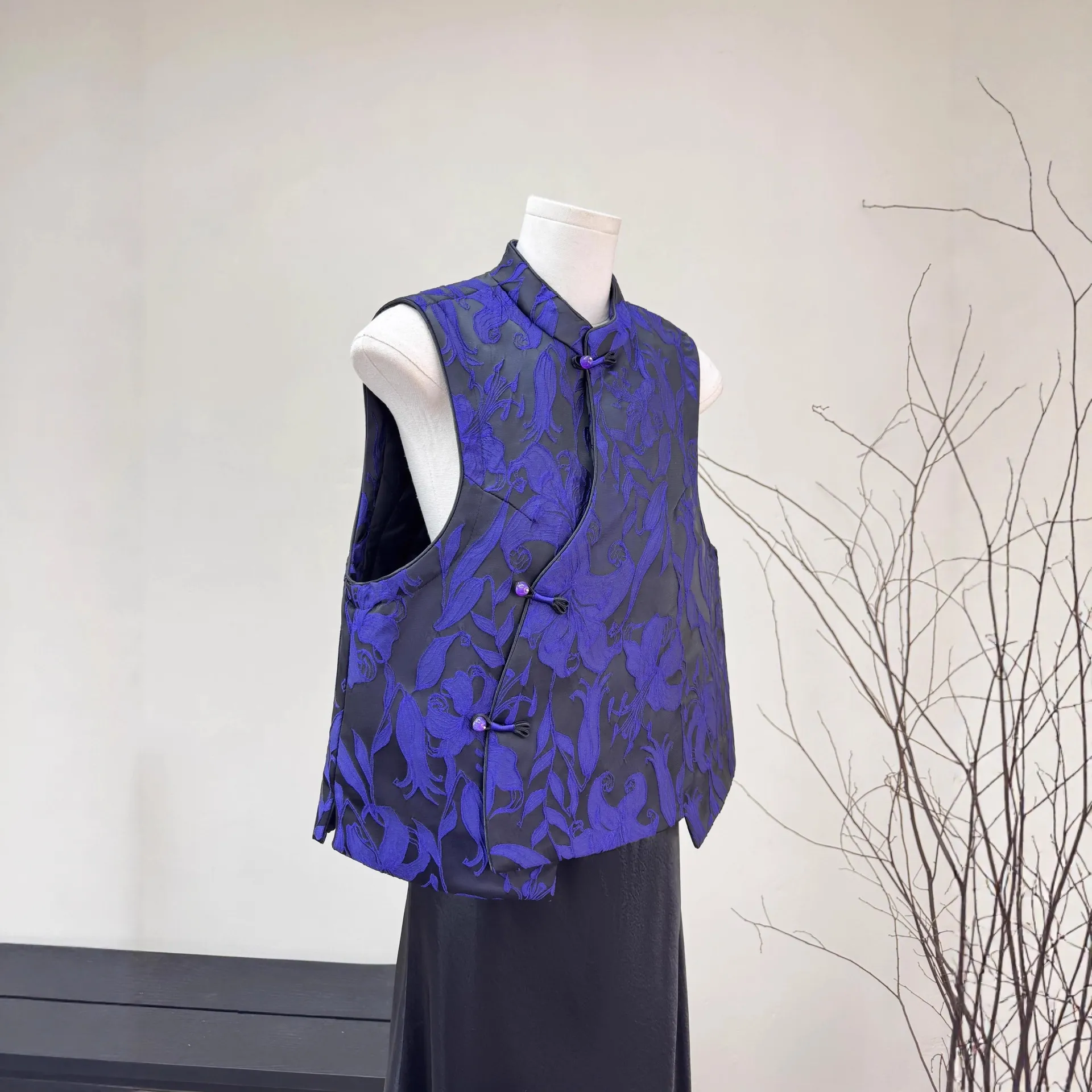 新中式加棉提花马甲2025冬季新款国风设计感斜襟坎肩立领优雅马夹