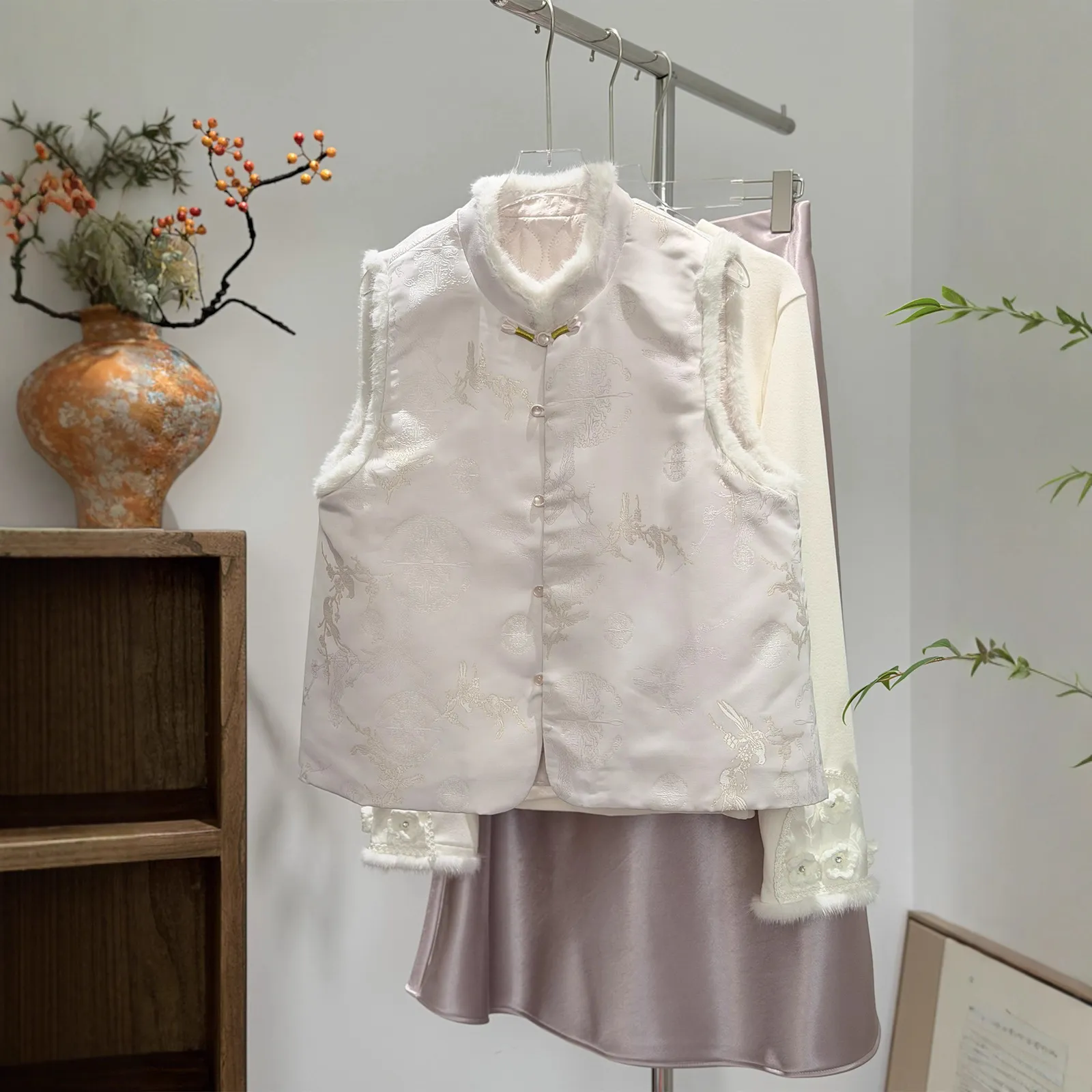 新中式高端年轻款织锦提花清新减龄拼接毛边加棉马甲秋冬叠穿棉衣