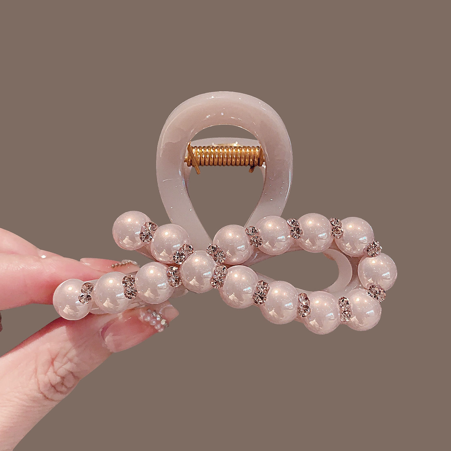 2026新款高级感盘发珍珠抓夹女气质后脑勺网红盘发鲨鱼夹子发饰