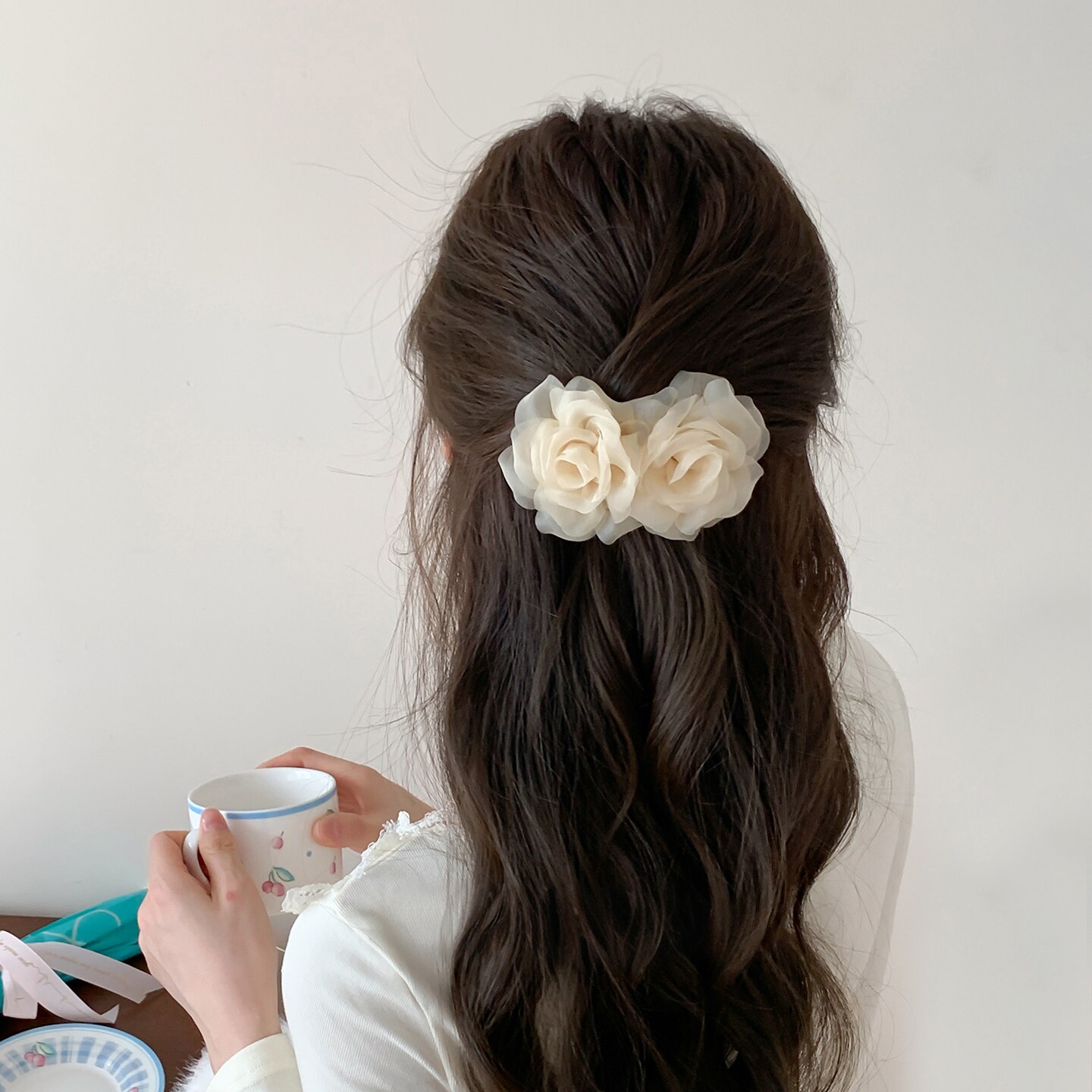 春日超仙嫩黄色山茶花倒插梳发饰后脑勺半扎发头饰氛围感发梳发卡