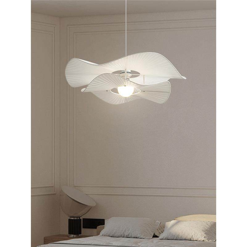 奶油风卧室吊灯北欧灯具现代简约创意个性灯饰餐厅网红灯主卧室灯